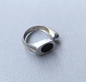 UNID Unidor – Stříbrný prsten s onyxem