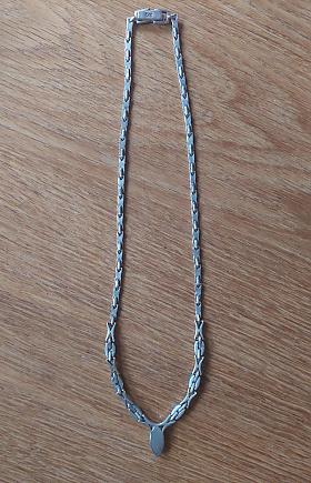 Stříbrný náhrdelník s tyrkysy