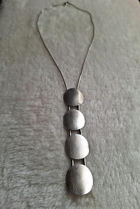 Stříbrný geometrický náhrdelník 